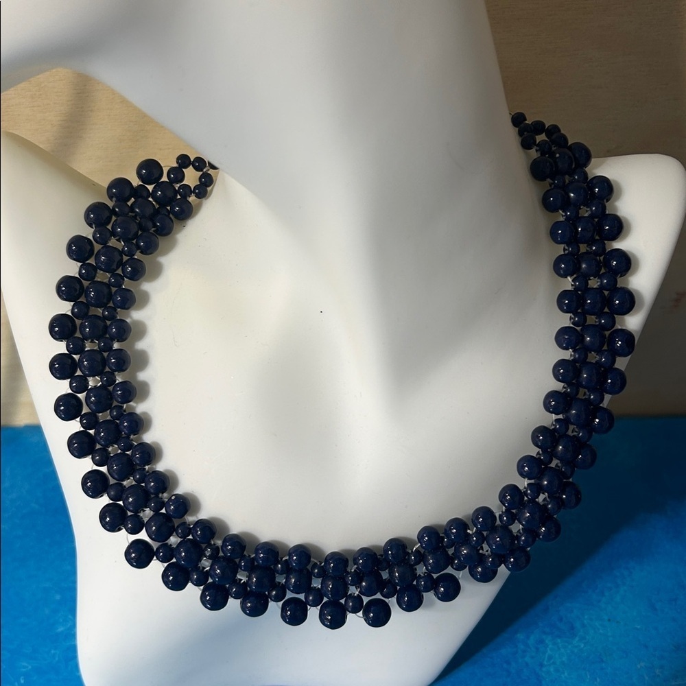 Elegant vintage Navy Beaded Necklace